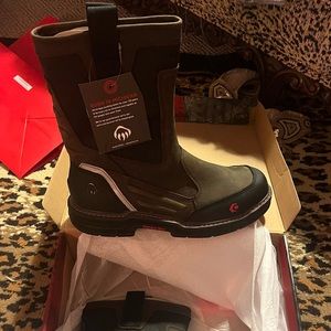 Mens Wolverine boots. Brand new.